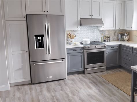 should a stove be next to a refrigerator